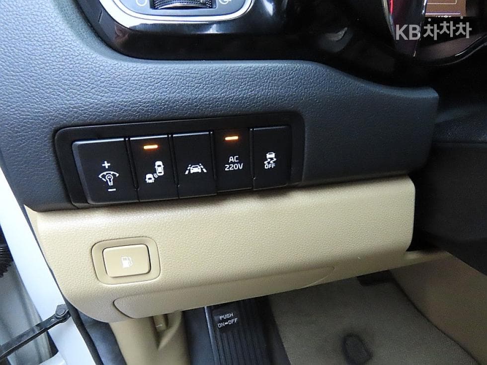 Kia All New Carnival9-seater 2.2 Diesel High Limousine (Carnival) Noblesse - 13