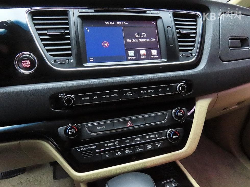 Kia All New Carnival9-seater 2.2 Diesel High Limousine (Carnival) Noblesse - 17