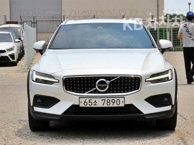 Volvo V60 CC(Второ поколение) T5 AWD Pro - Image 1