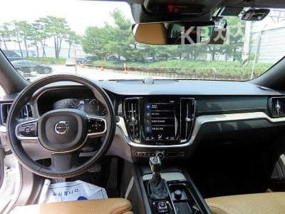 Volvo V60 CC(Второ поколение)T5 AWD Pro - 7