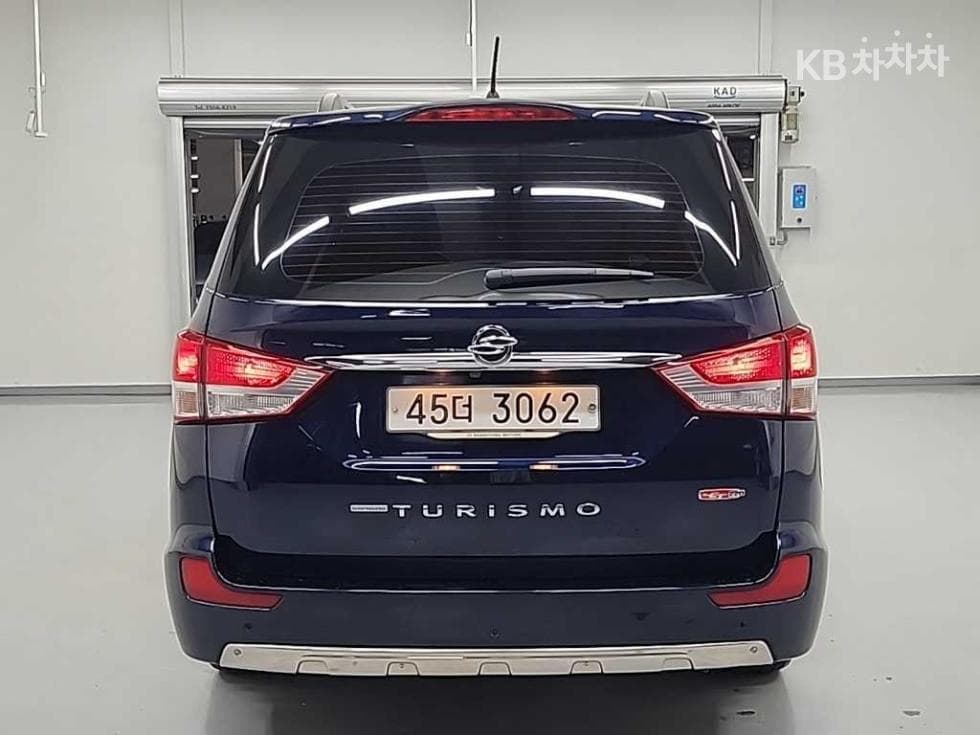 KG Mobility 코란도 투리스모9-seater 4WD TX - 3