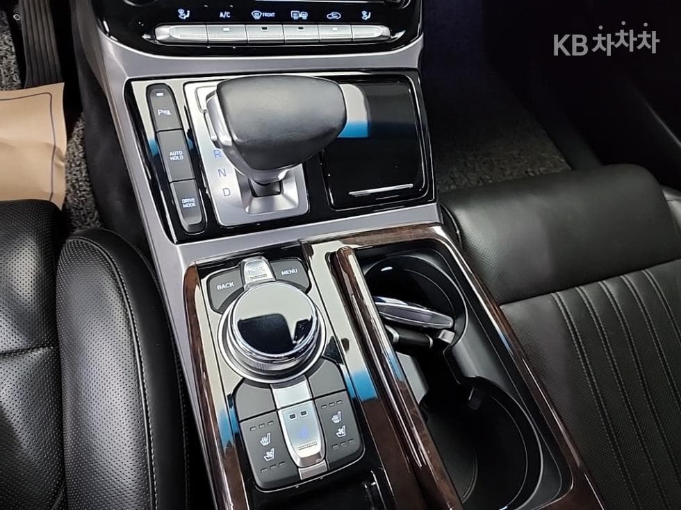 Genesis EQ9003.8 GDI AWD Luxury - 8