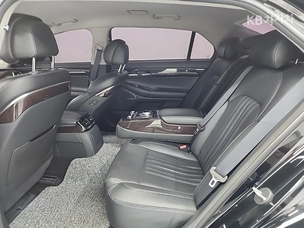 Genesis EQ9003.8 GDI AWD Luxury - 12
