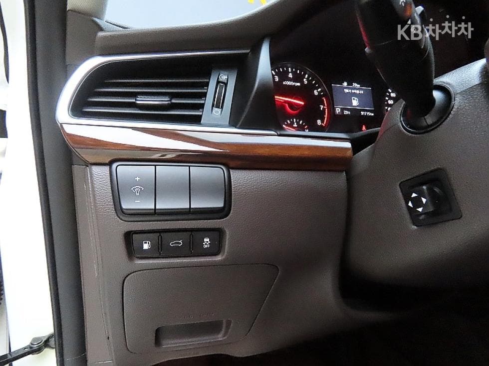 Kia All New K72.4 GDI Prestige - 12
