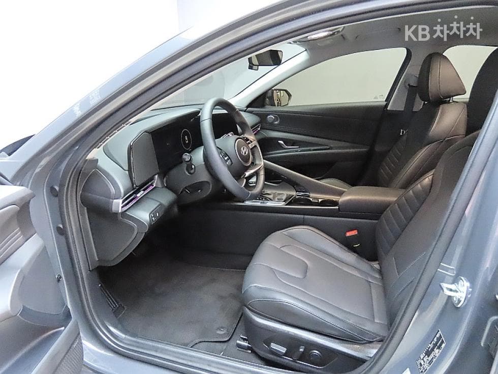 Hyundai The New (facelift) Avante (Elantra) (CN7)1.6 Gasoline Inspiration - 10