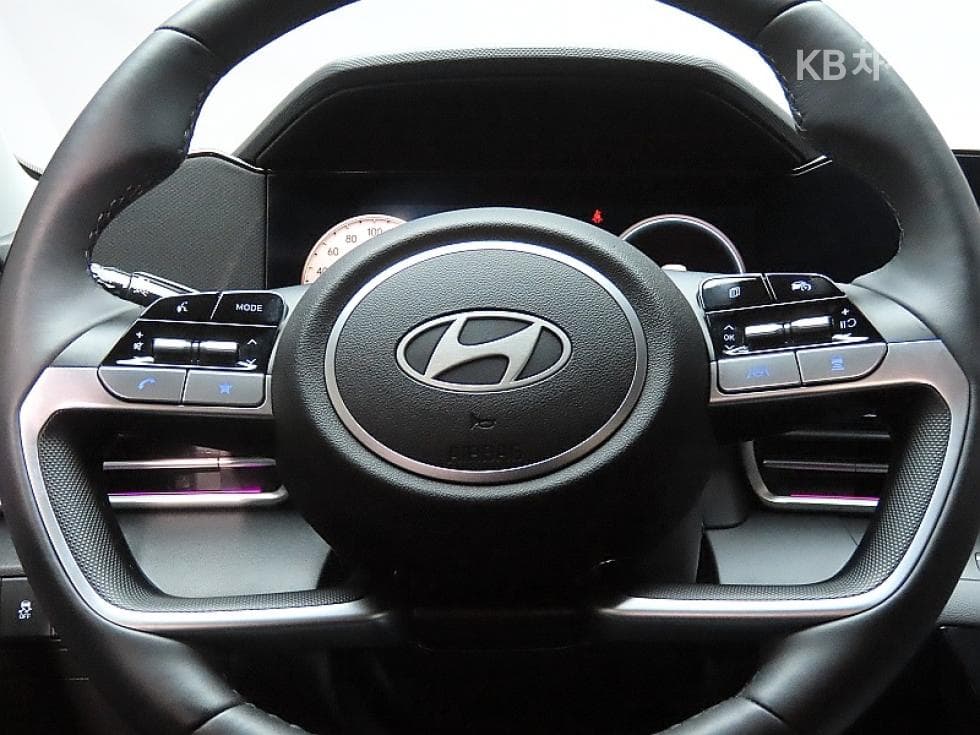 Hyundai The New (facelift) Avante (Elantra) (CN7)1.6 Gasoline Inspiration - 17