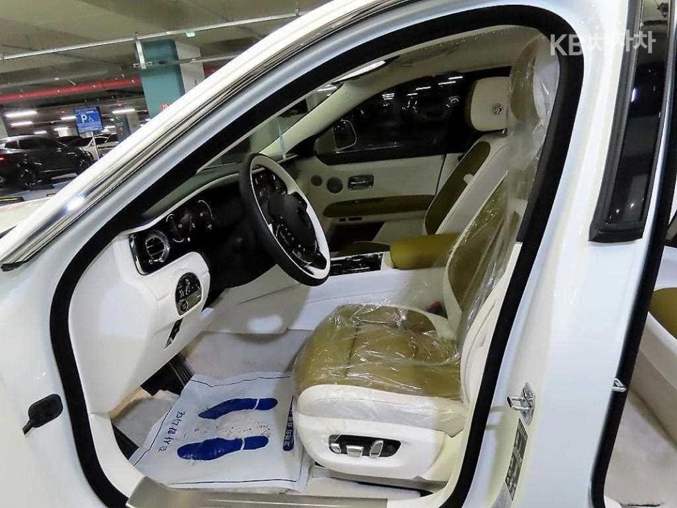 롤스로이스 고스트 Второ поколение6.75 V12 SWB - 6
