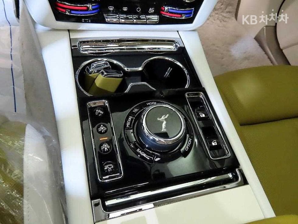 롤스로이스 고스트 Второ поколение6.75 V12 SWB - 16