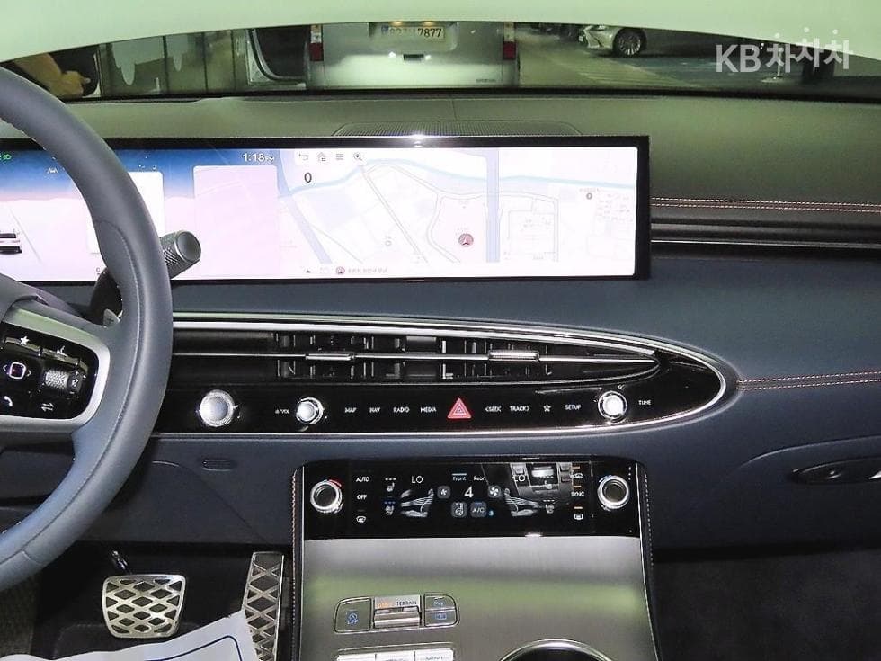 Дженезис GV70Бензин 2.5T 스포츠패키지 AWD - 11