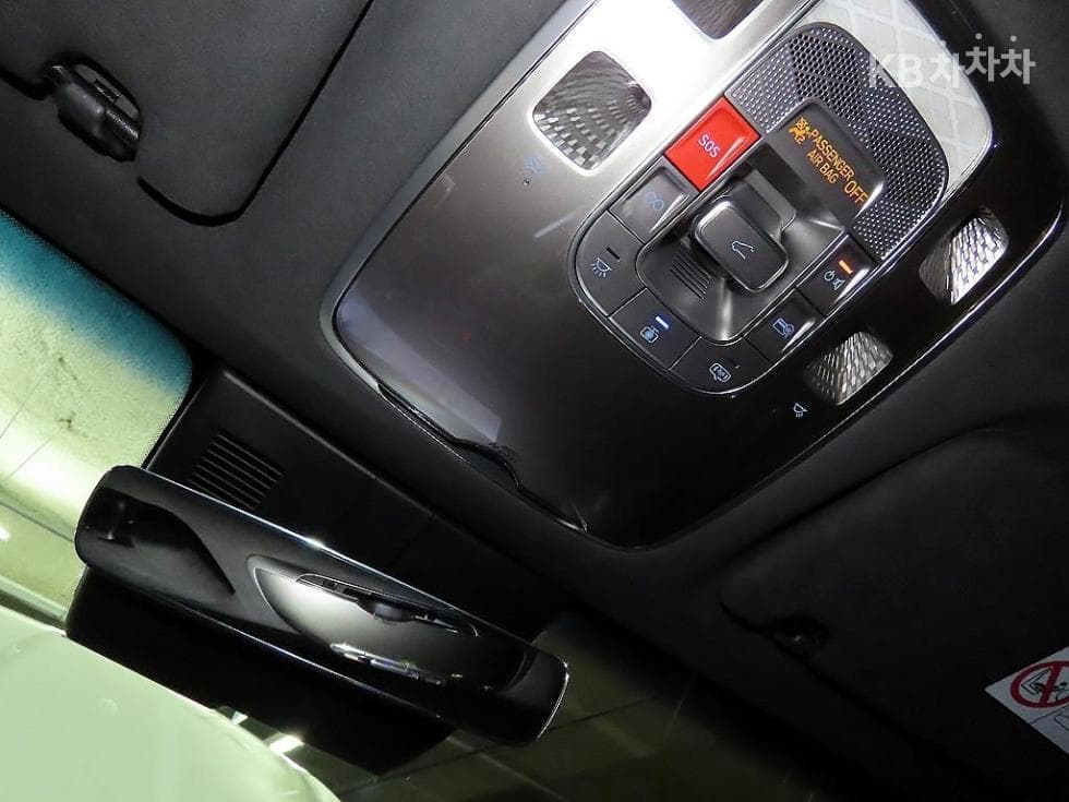 Дженезис GV70Бензин 2.5T 스포츠패키지 AWD - 13
