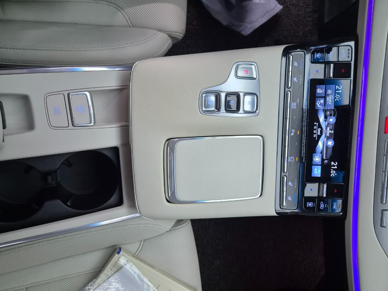 Хюндай The New (фейслифт) Grandeur (Azera) Хибрид2.4 Le Blanc - 16