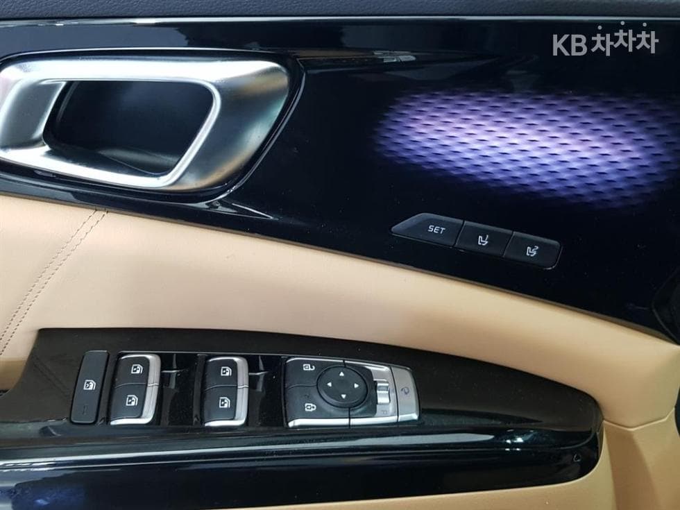 Киа Канивал 4-то поколениеG3.5 GDI 11-местен Signature - 11