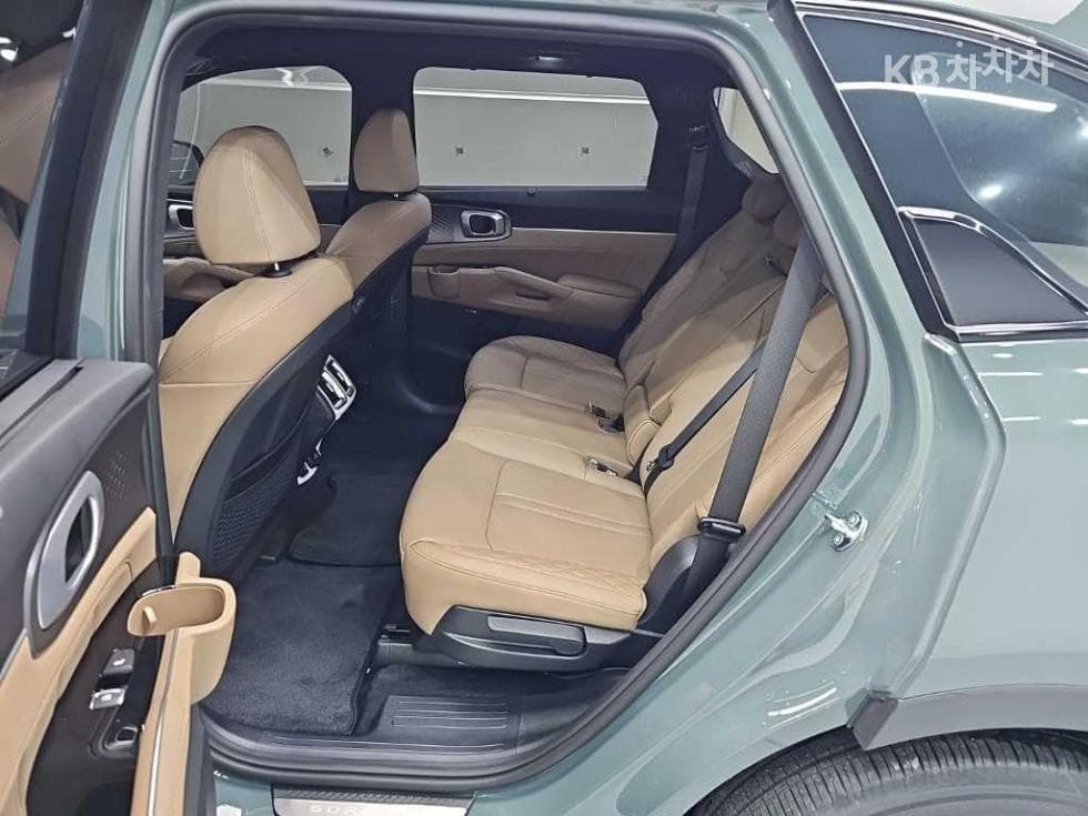 Kia The New (facelift) Sorento Hybrid MQ41.6T HEV 4WD X-Line - 12