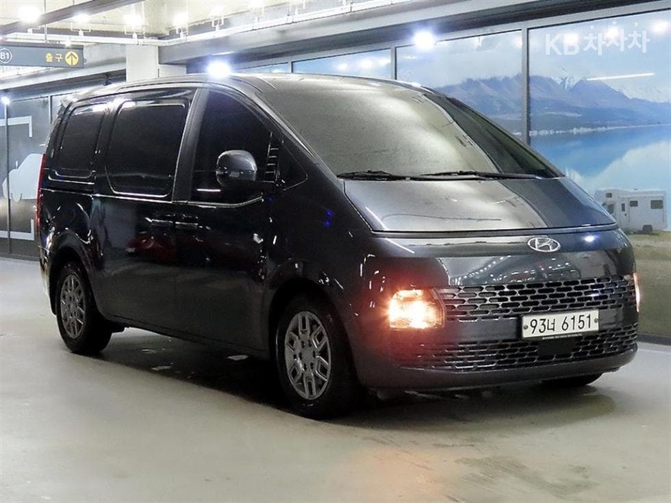 Хюндай Staria Cargo 3.5 LPG Cargo 3 Modern - Image 1