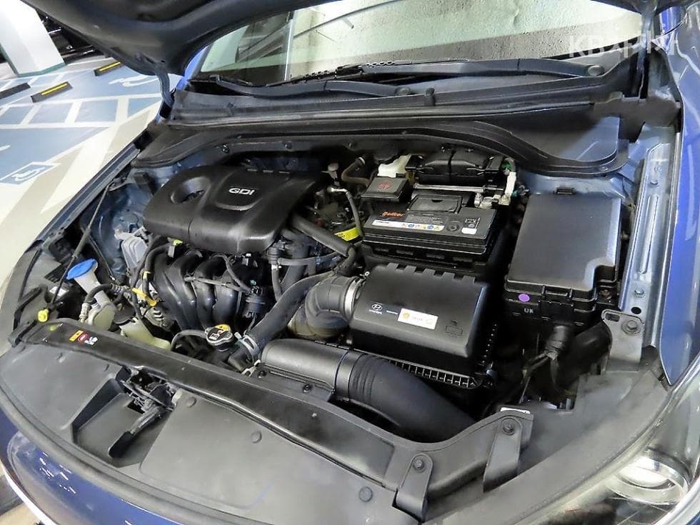Хюндай Avante (Elantra)AD1.6 GDi Value Plus - 17