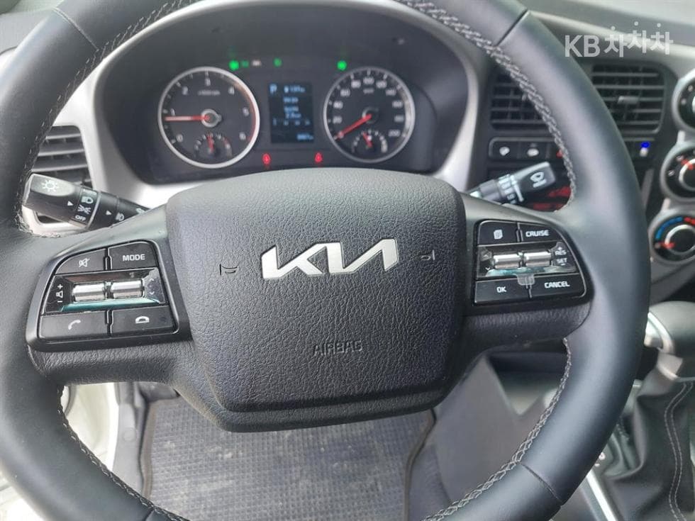 Киа The New (фейслифт) Бонго 3 (лек)LPG Box Truck 1.2Тон 하이 Королевска кабина Удължено междуосие GL - 10