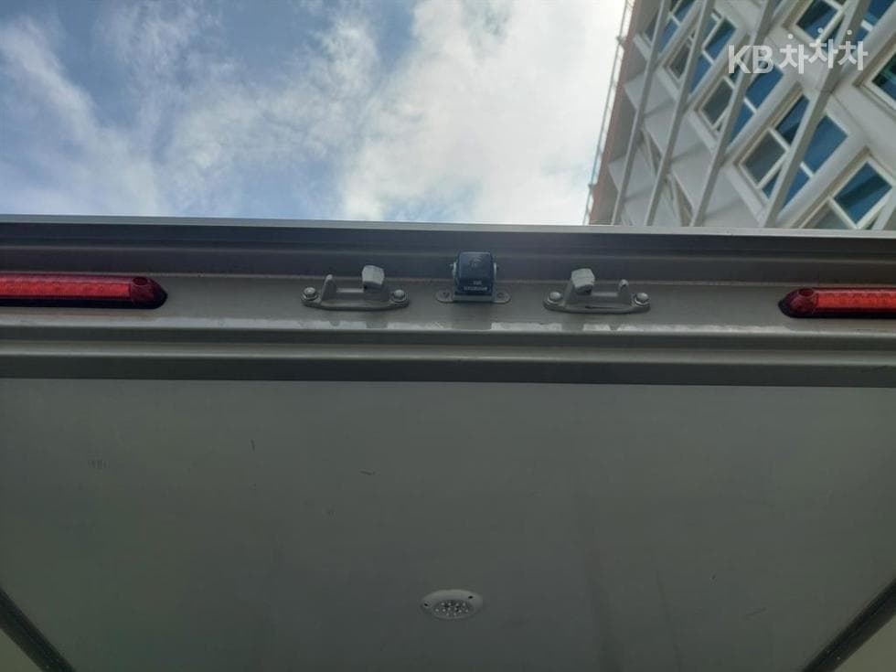 Киа The New (фейслифт) Бонго 3 (лек)LPG Box Truck 1.2Тон 하이 Королевска кабина Удължено междуосие GL - 18