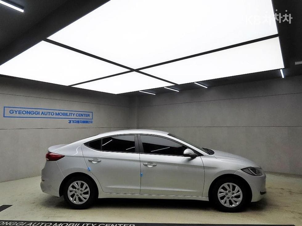 Hyundai Avante (Elantra)AD1.6 GDi Style - 2