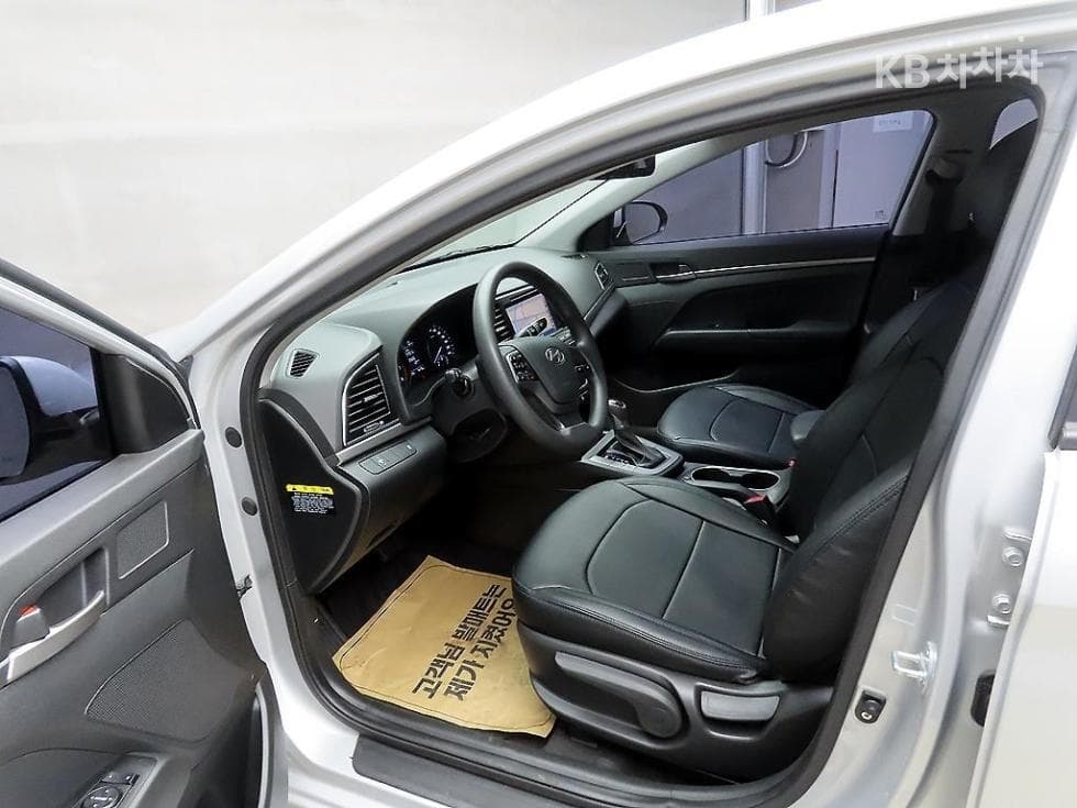 Hyundai Avante (Elantra)AD1.6 GDi Style - 5