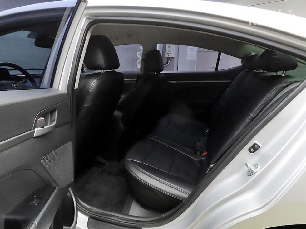 Hyundai Avante (Elantra)AD1.6 GDi Style - 6