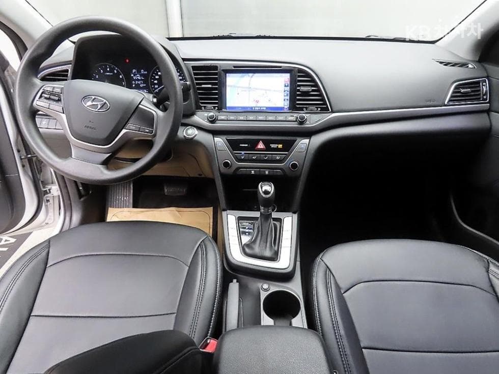 Hyundai Avante (Elantra)AD1.6 GDi Style - 7