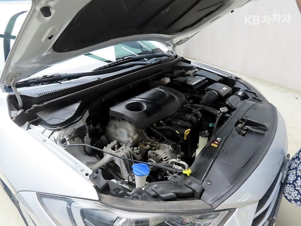 Hyundai Avante (Elantra)AD1.6 GDi Style - 19