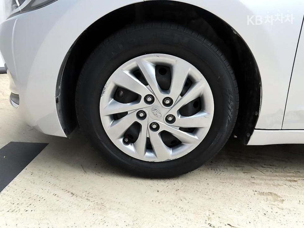 Hyundai Avante (Elantra)AD1.6 GDi Style - 20