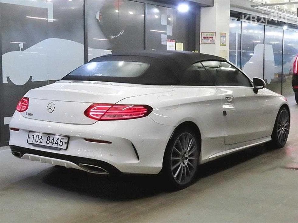 Mercedes-Benz The New (facelift) C-ClassC200 Cabriolet - 4