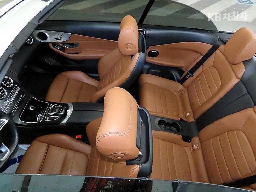 Mercedes-Benz The New (facelift) C-ClassC200 Cabriolet - 9