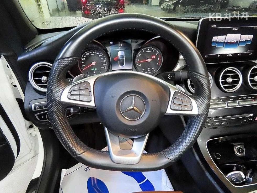 Mercedes-Benz The New (facelift) C-ClassC200 Cabriolet - 10