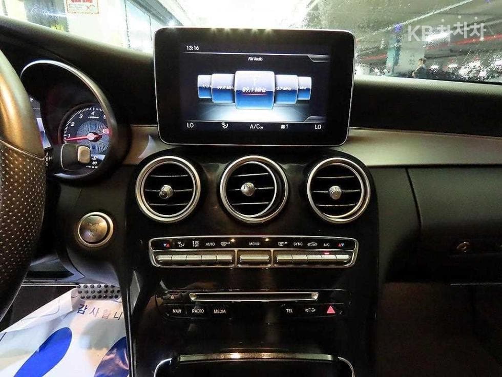 Mercedes-Benz The New (facelift) C-ClassC200 Cabriolet - 13