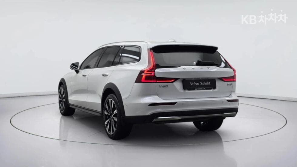 Volvo V60 CC(Второ поколение)B5 AWD Ultimate - 4