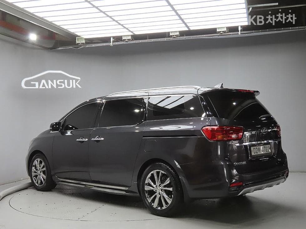 Kia The New (facelift) Carnival9-seater 2.2 Diesel Noblesse Special (special feature/edition) - 3