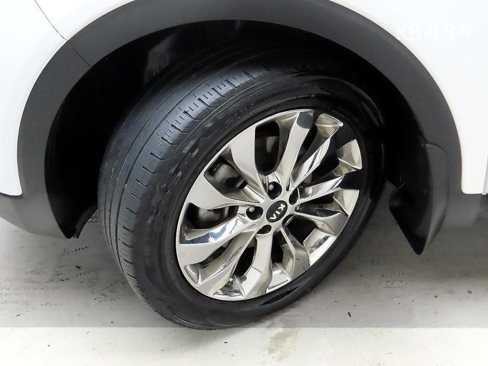 Киа The New (фейслифт) Sorento2.0 Дизел 2WD Noblesse - 19