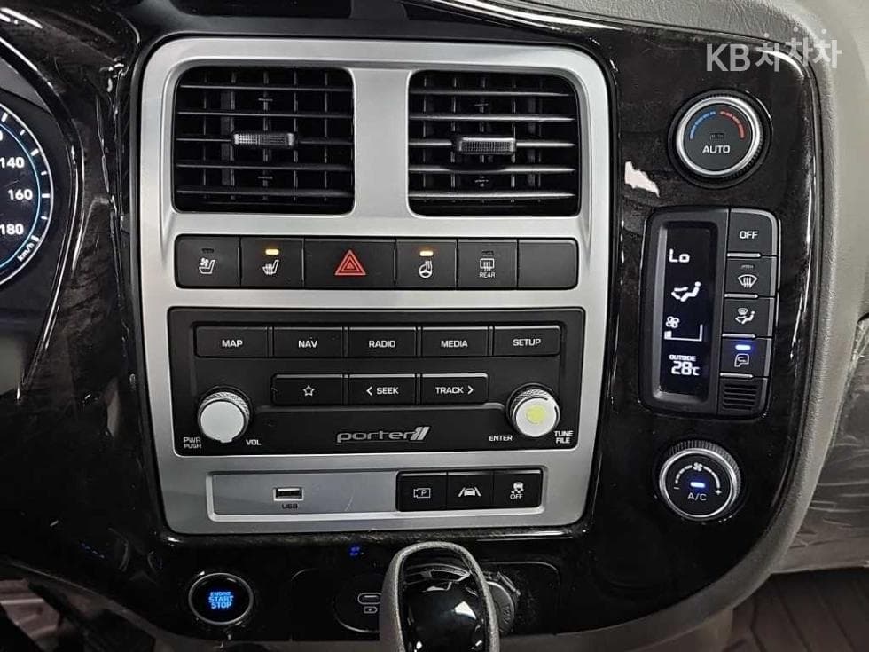Хюндай Porter 2Удължено междуосие Super Cab LPG Premium - 10