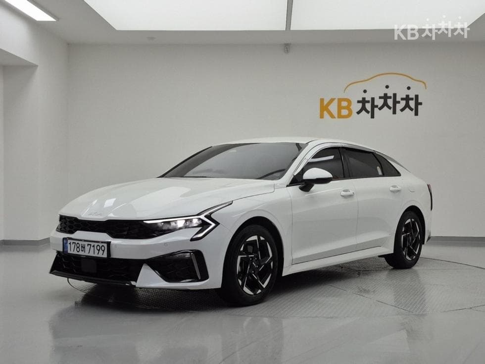 Киа The New (фейслифт) K5 3-토 поколение 2.0 LPG Рент-а-кар Престиж - Image 1