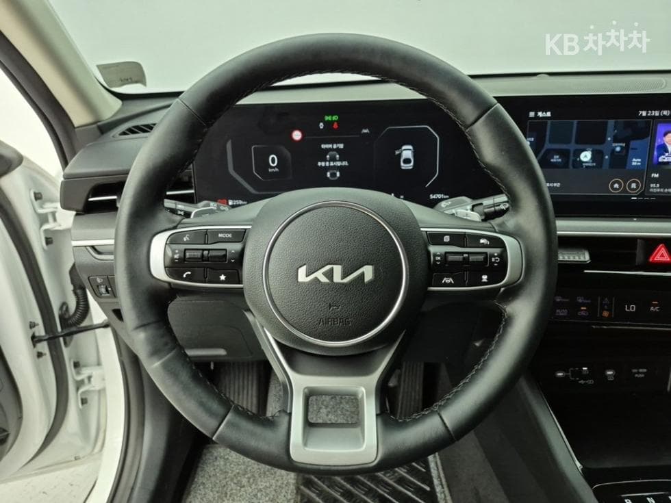 Киа The New (фейслифт) K5 3-토 поколение2.0 LPG Рент-а-кар Престиж - 9