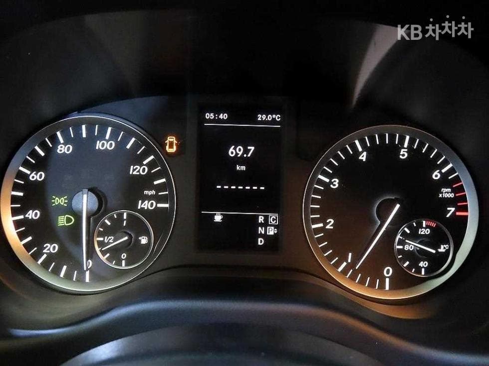 Mercedes-Benz V클래스(W447)2.0 Gasoline Standard - 9