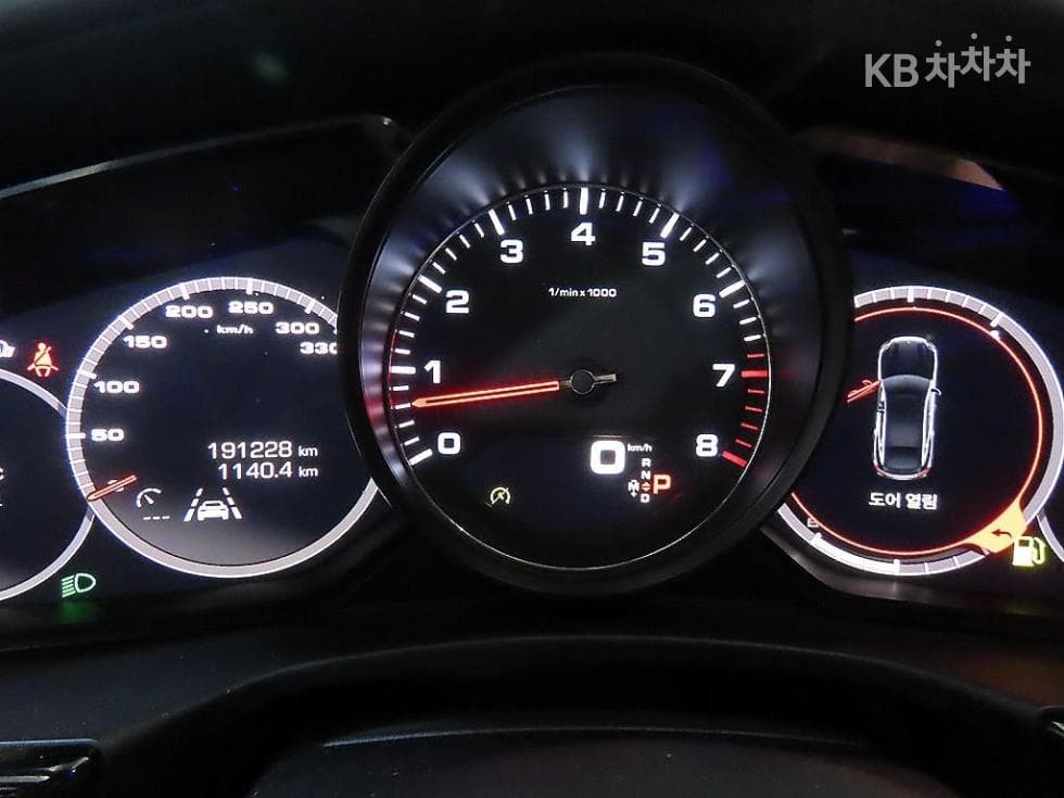Porsche 파나메라 (971)2.9 4S Стандартен - 9