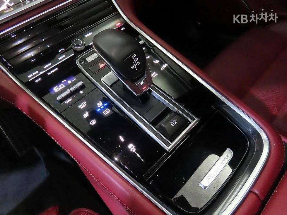 Porsche 파나메라 (971)2.9 4S Стандартен - 12