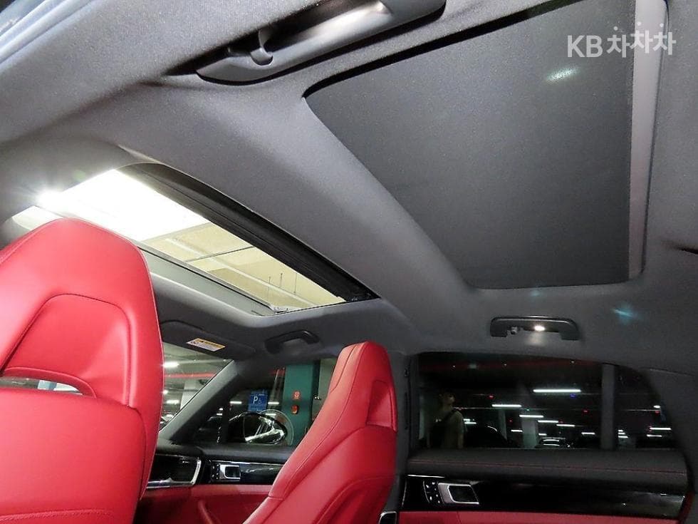 Porsche 파나메라 (971)2.9 4S Стандартен - 16