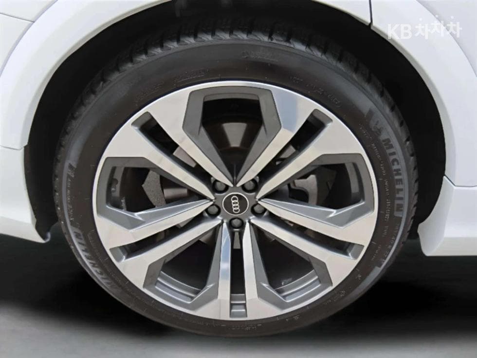 Ауди Q83.0 55 TFSI Quattro Premium - 5