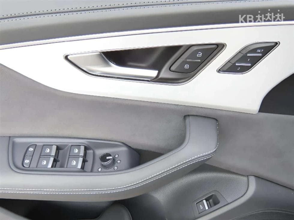 Ауди Q83.0 55 TFSI Quattro Premium - 11