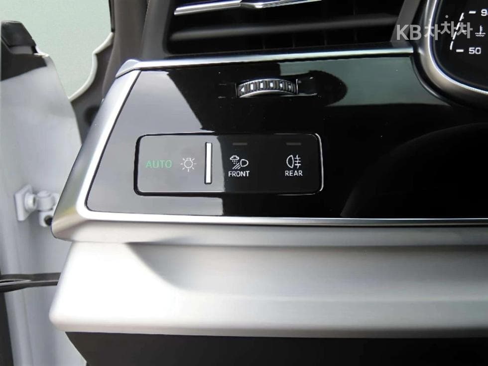 Ауди Q83.0 55 TFSI Quattro Premium - 17