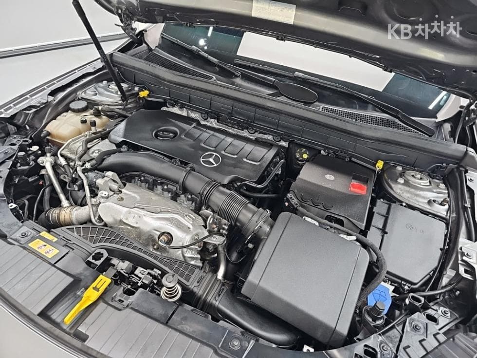 Mercedes-Benz GLB(X247)GLB 250 4Matic - 5