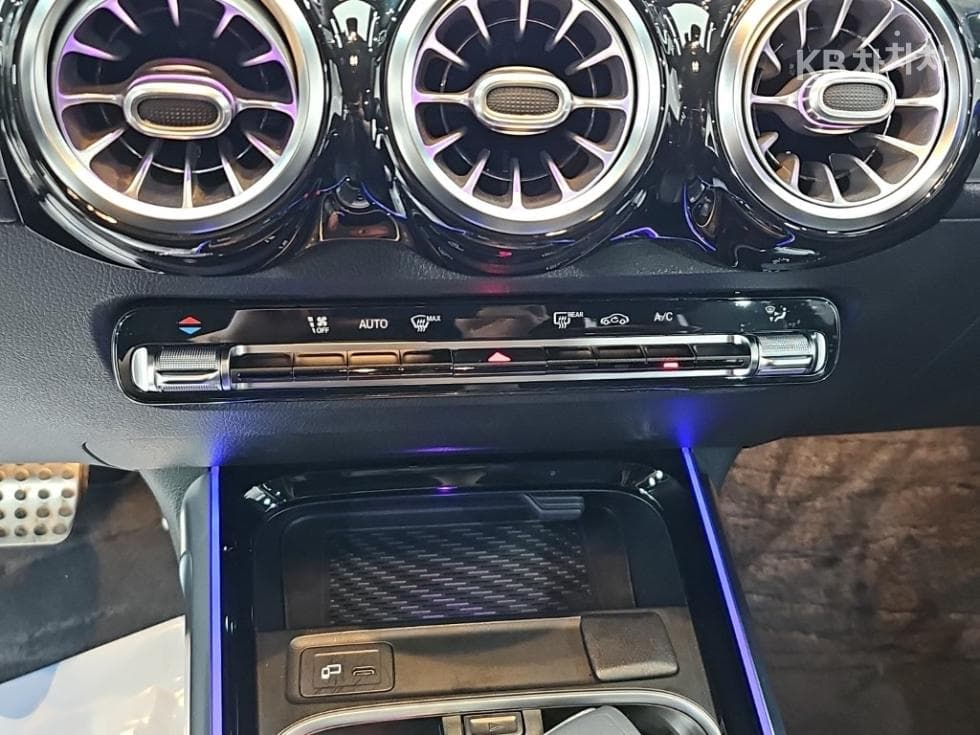 Mercedes-Benz GLB(X247)GLB 250 4Matic - 10