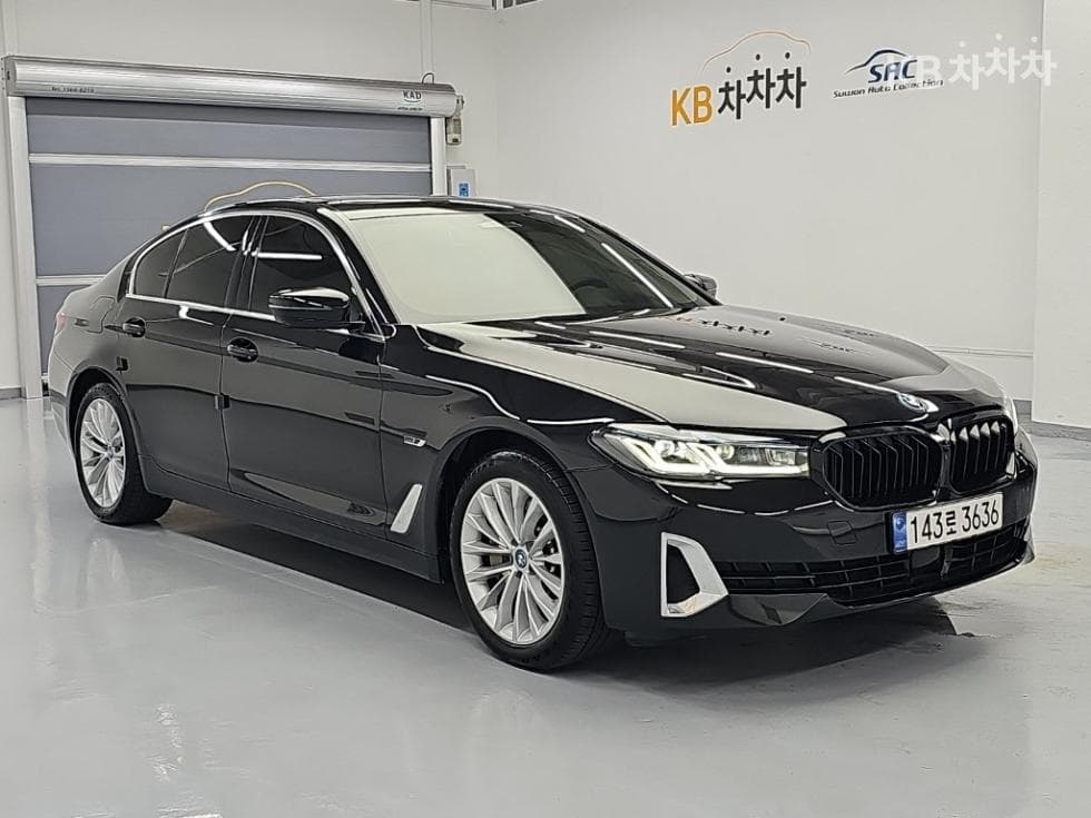BMW 올Нов5 Серия (G30)530e Luxury Line - 4