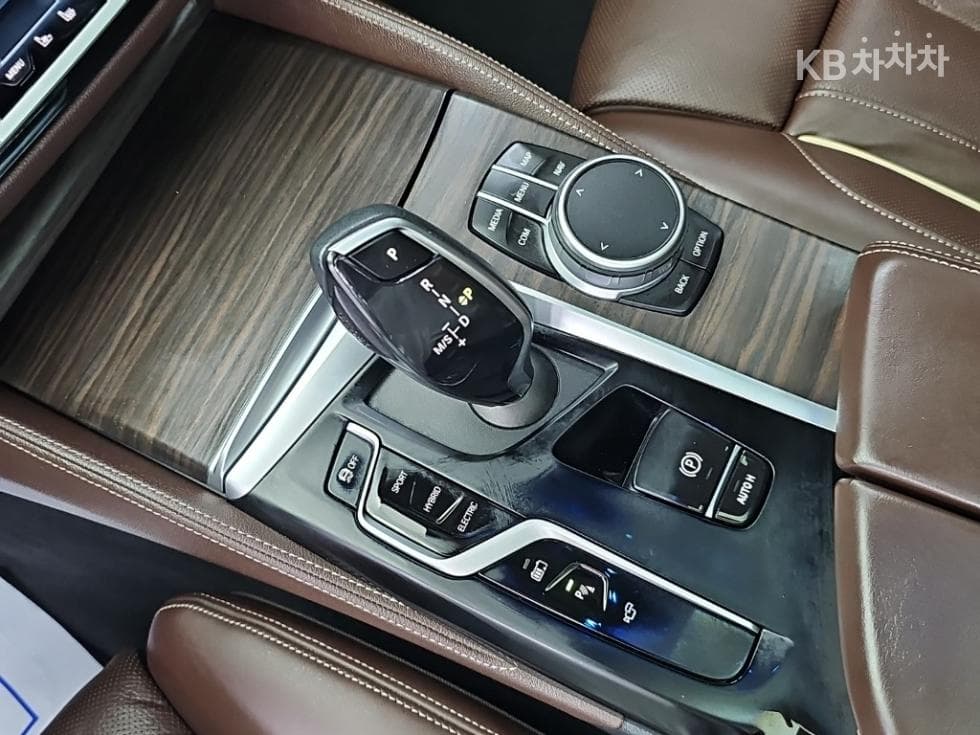 BMW 올Нов5 Серия (G30)530e Luxury Line - 8