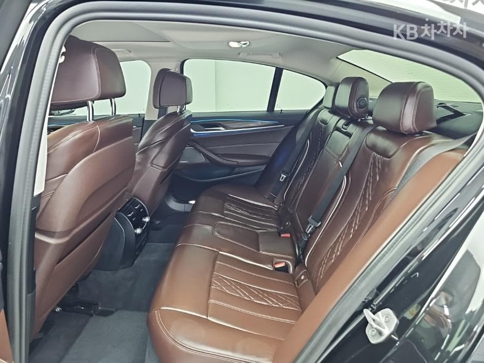 BMW 올Нов5 Серия (G30)530e Luxury Line - 12