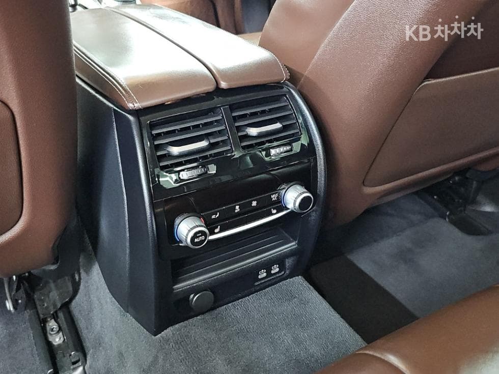 BMW 올Нов5 Серия (G30)530e Luxury Line - 13
